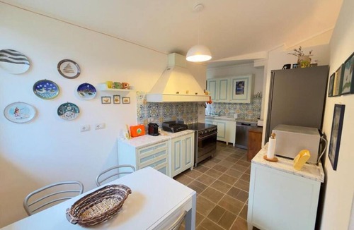 Montepulciano Villa | Wonderful private villa for 10 people with A/C, WIFI, hot tub, TV and patio
