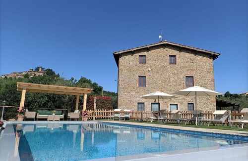 Montegonzi Villa | Wonderful private villa for 10 people with WIFI, private pool, A/C, TV, veranda and panoramic view