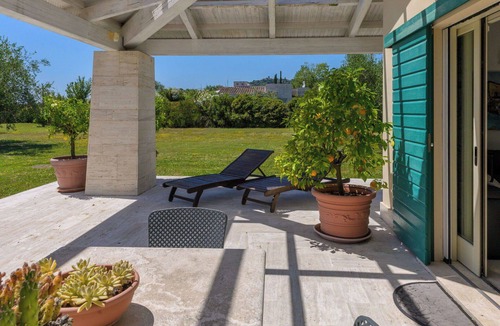 Saturnia Villa | Wonderful private villa for 5 guests with A/C, WIFI, hot tub, TV, patio and pets allowed