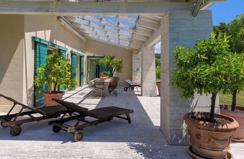 Saturnia Villa | Wonderful private villa for 5 guests with A/C, WIFI, hot tub, TV, patio and pets allowed