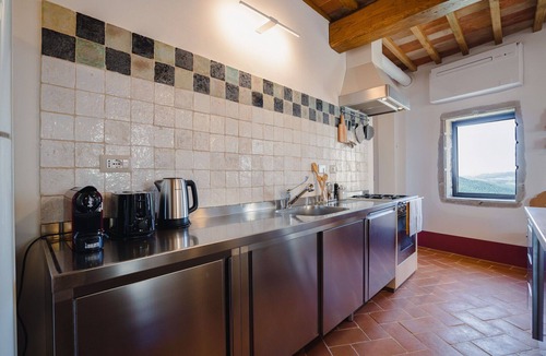 Casole d'Elsa House | Wonderful villa for 4 guests with A/C, WIFI, TV and balcony