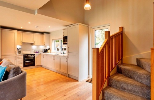 Dorsington House | Wonderful villa for 8 guests with WIFI, TV and pets allowed