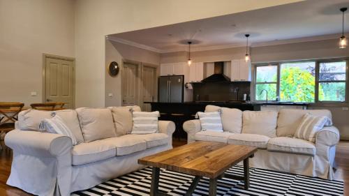 Marysville House | Woodbine Lodge
