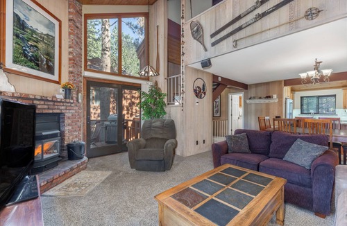 Mammoth Lakes House | Woodlands 2 Bedroom & Loft Townhouse In A Beautiful Wooded Complex