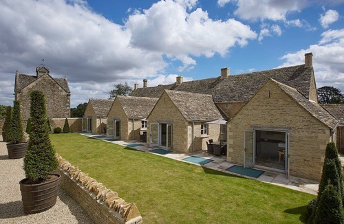 Southrop Cottage | Yew Tree| Luxury Cotswold Cottage | Sleeps 6