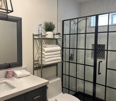 Yosemite West Apartment | YoBee! Welcome Breakfast and Park Reservations Included! Heart of Yosemite - Homey Studios and Apartments - AC-WiFi-EV