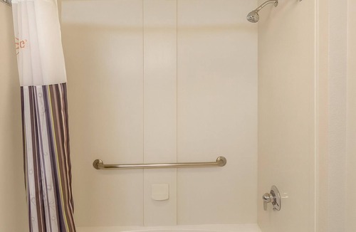 Guasti Hotel | Your Home Away From Home! Family-Friendly Unit To Relax. Near Golden Oak Park
