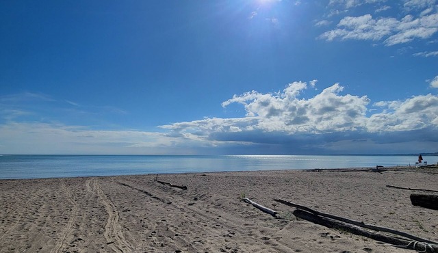 2 Private Beach Front Cottages on the Lake in Beautiful Port Stanley