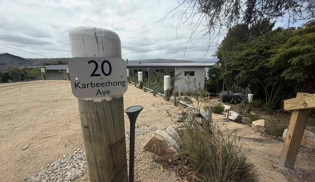 20 Karbeethong Avenue