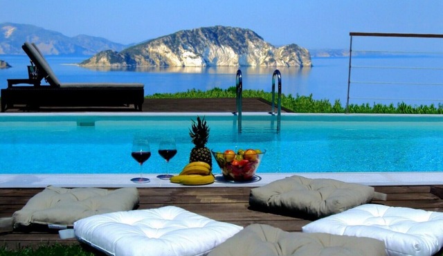 3/Bedroom Villa With Private Pool - Sea View - For 6+ Persons