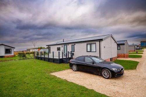 3 bedroom with private parking near Wells and Glastonbury