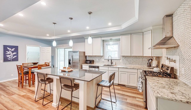 3 Mi to Dtwn: Family-friendly Home in South Haven!