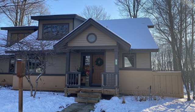 3000+ square foot townhome on The Betsie Valley 18th fairway