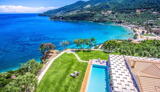 300m to the Beach/Private Heated Pool/Outdoor Bar /Near to Top Attractions