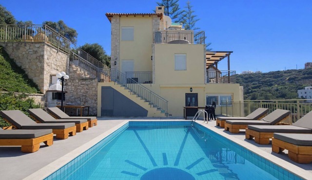 4-Bedroom Private Pool Villa in Maroulas Rethymno