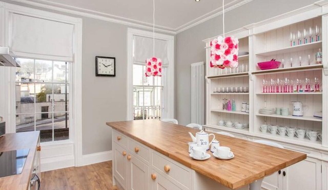 6 Bed in Bath (oc-bhr27)