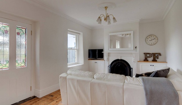 A 1850s renovated Whalers Cottage in Port Fairy