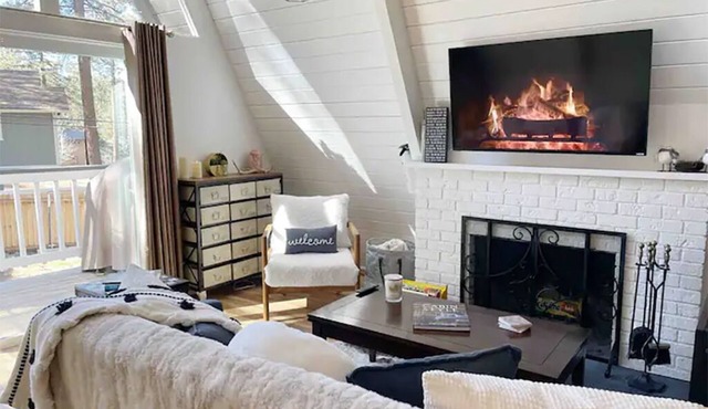A-Frame, Fireplace, Views, Dog Friendly, EV