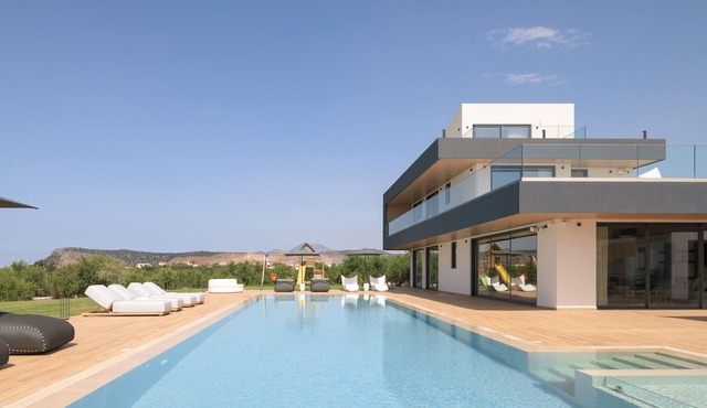Aesthea Exclusive Villa, boasting two Pools