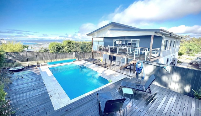 Allawah -5 bedroom luxury home - private pool -5+ nights