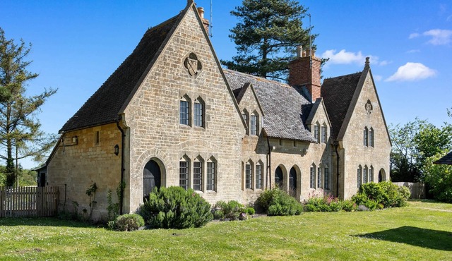 Alms House West, Grade II Listed, Garden & Patio