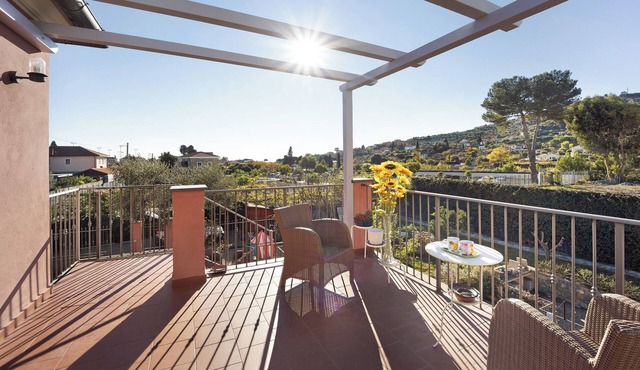 Apartment "Il Girasole" with Seaview, Wi-Fi, A/C, Balcony, Terrace & Garden