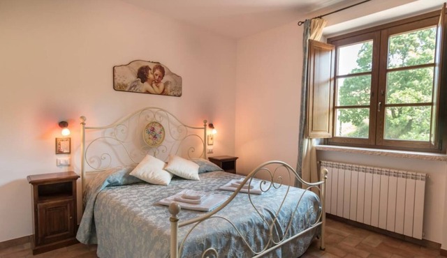 Apartment in the hills of Assisi with panoramic swimming pool