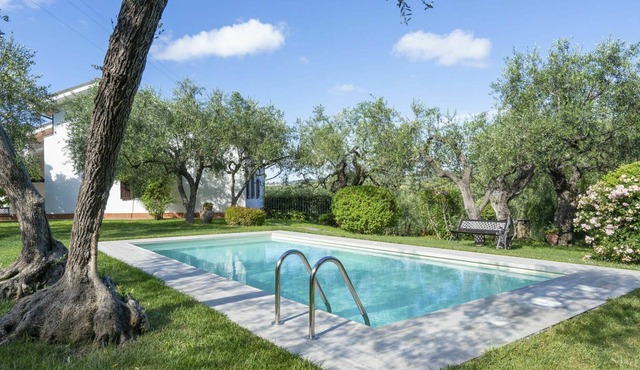 Apartment in villa with WIFI, private pool, A/C, TV, terrace, pets allowed, panoramic view, parking