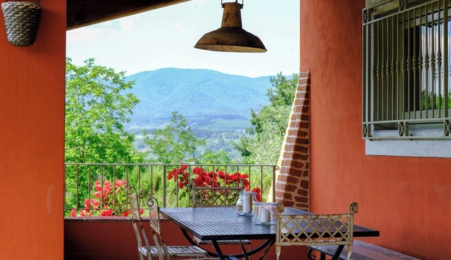 Apartment on 300-hectare family estate with pool