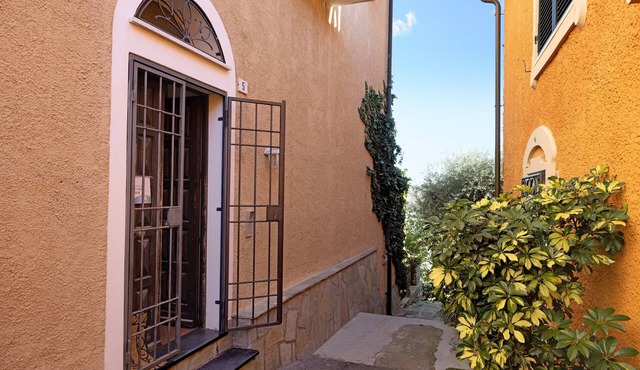 Apartment "Residenza Stoechas White" with Wi-Fi, Garden & Terrace