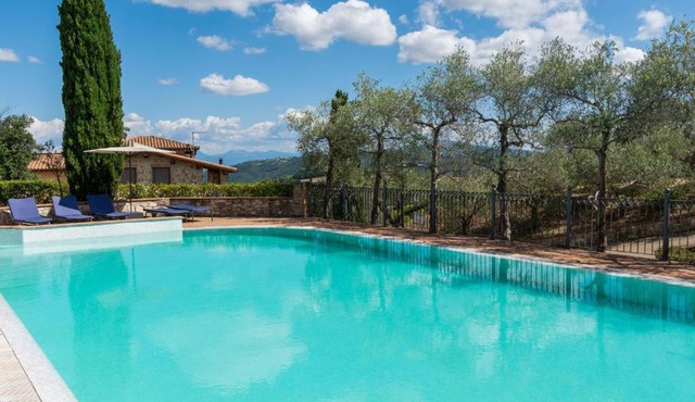 Appealing Holiday Home in Collazzone with Sauna & Pool