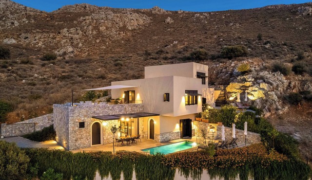 Askianos I - Private Patio & Endless Views
