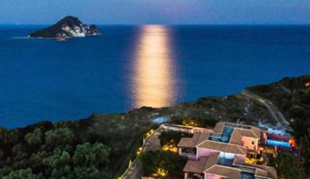 Athenea Villas, Private Pools & Gardens