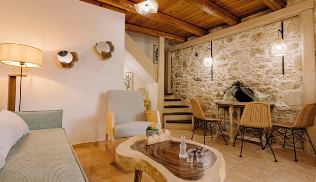 Authentic cretan village cottage, mountain views, local host, 2 min to wineries