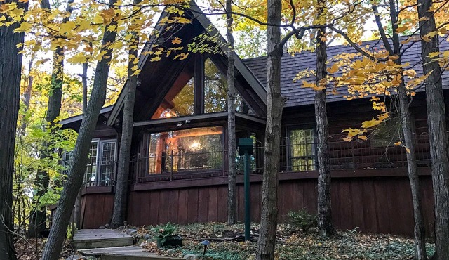 Authentic Log Cabin Gated Community w/Access Lake Michigan & South Haven