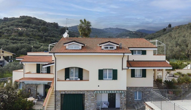 Beautiful apartment for 6 people with WIFI, pool, TV, terrace and pets allowed