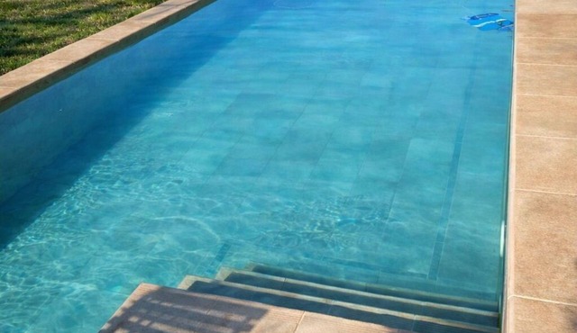 Beautiful private villa with WIFI, private pool, pets allowed and panoramic view, close to Flore.