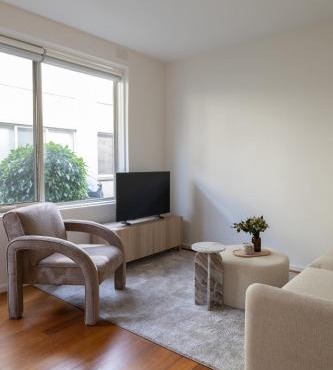 Beautifully Styled Apartment in St Kilda East