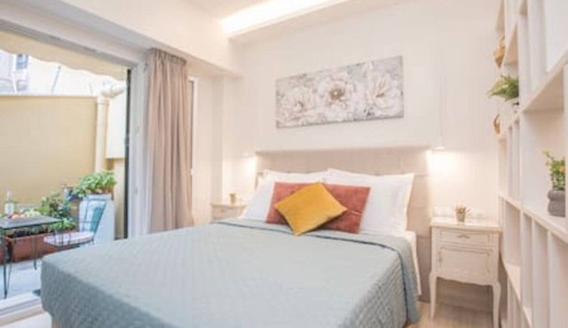 Bethy's #2|Studio - One Bedroom Apartment, Sleeps 2