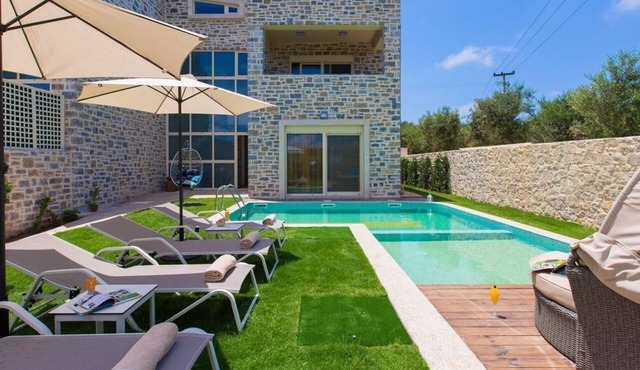 Blue Mare Villa, privacy and relaxation!