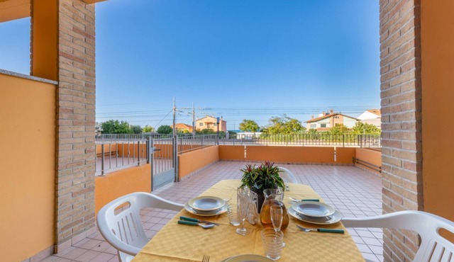 Bright and comfortable apartment, able to accommodate up to 4 people, with a large double bedroom and bedroom with a bunk bed, equipped terrace, living room and kitchenette. Ideal for a relaxing beach holiday, a few meters from the Blue Beach and in a co