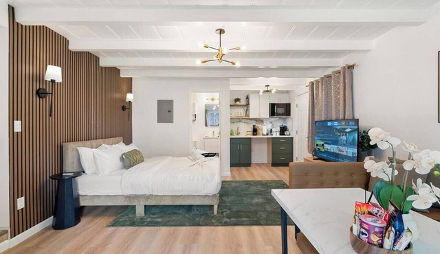 Bright Modern Pacifica Studio | Near Beaches & SF