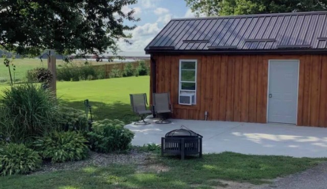 Brown's Rustic Country Bunkie