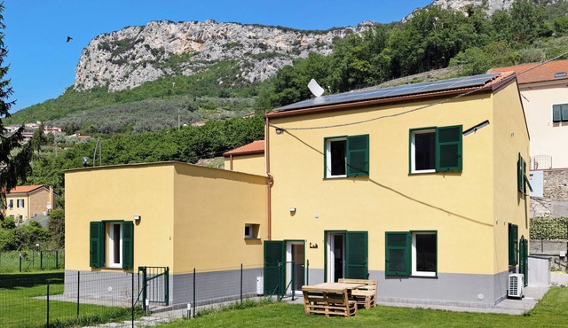 Ca di perti Apartment 1 with Wi-Fi, A/C & Garden