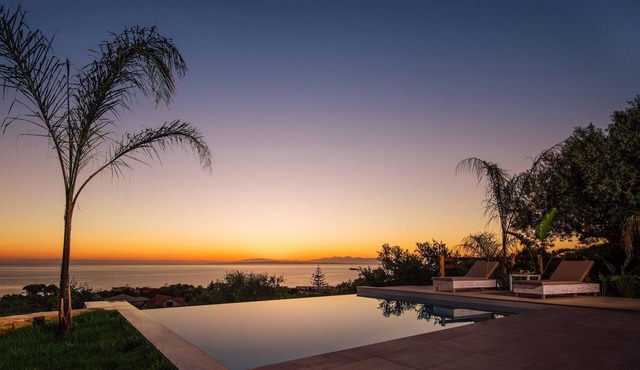CasAelia - Seaview, beautiful sunrises and sunsets.