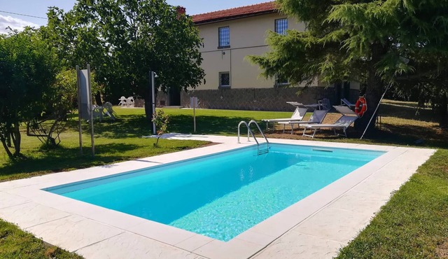 Casale Vallalta - Single House with Pool