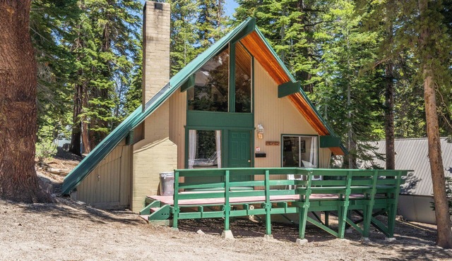 Chalet #11, Charming Ski in/Ski Out Steps to the