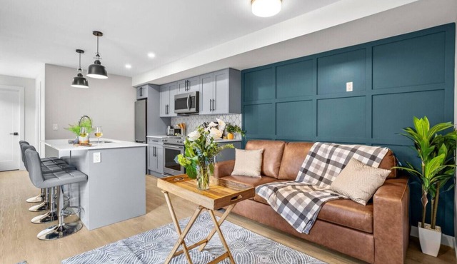 Charming 2BR Haven in Canmore Near DT and Banff