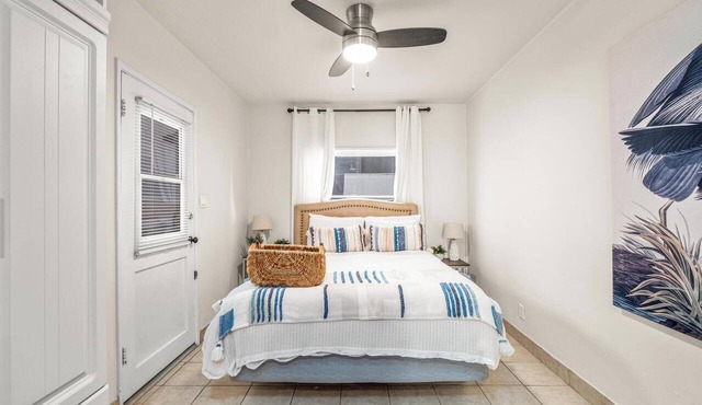 Charming Beachside Apt with Laundry, Steps to Shore!