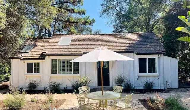 Charming Montecito Garden Cottage